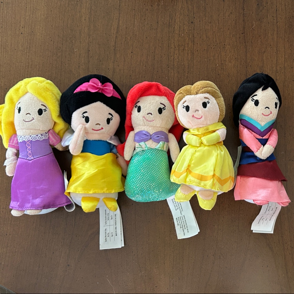 Disney Princess Plush Doll Set includes Mulan, Snow White, Belle, Ariel!